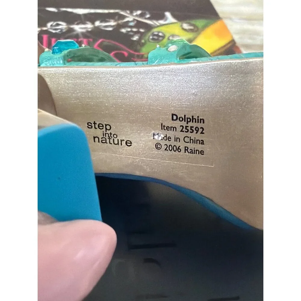 Just The Right Shoe “Dolphin” by Raine Miniature Shoe Figurine New in Box 2006 - Picture 14 of 15